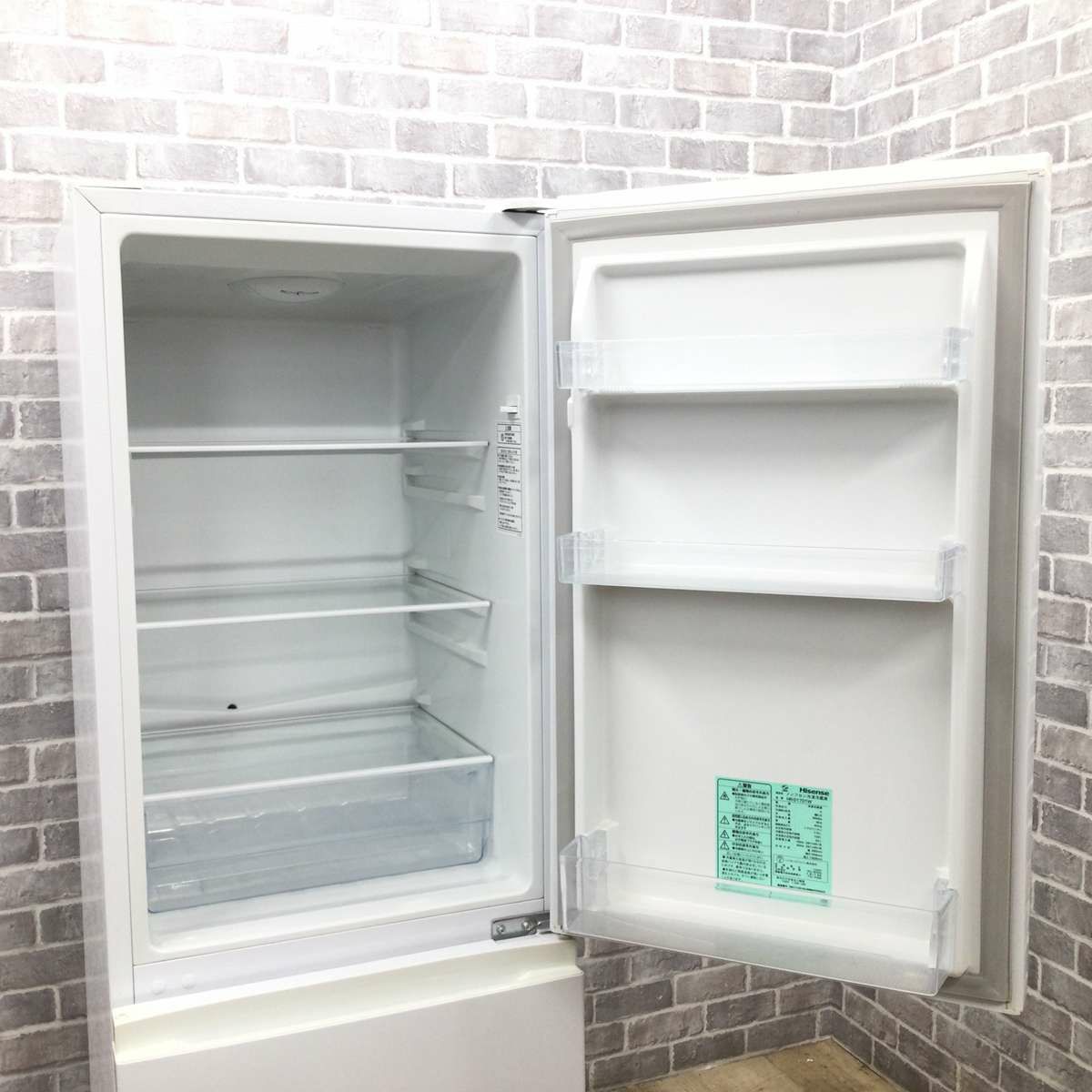 ハイセンス 冷蔵庫 2ドア 175L 右開き ホワイト HR-D1701W 2022年製