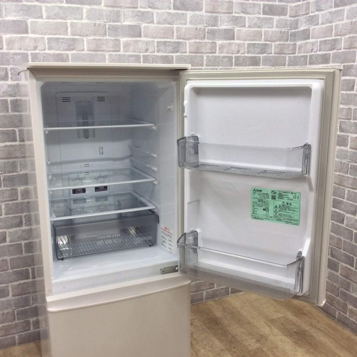 三菱電機 冷蔵庫 2ドア 146L 右開き ホワイト MR-P15F-W 2021年製