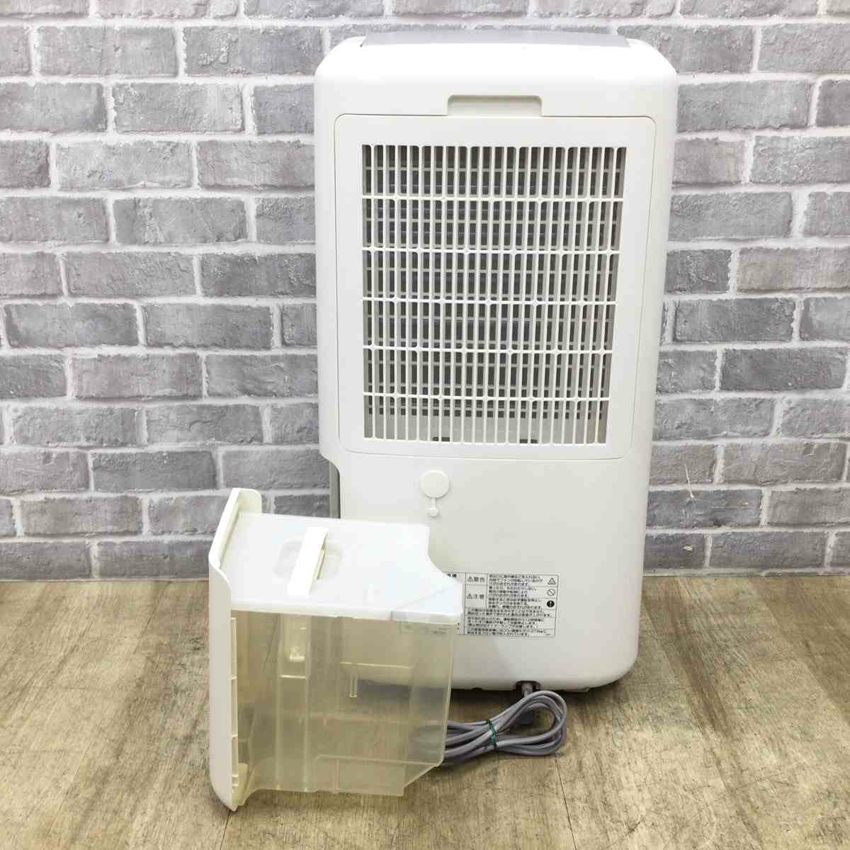 シャープ 衣類乾燥 除湿器 コンプレッサー式 40畳 プラズマクラスター7000 ホワイト 
CV-H180-W 2018年製