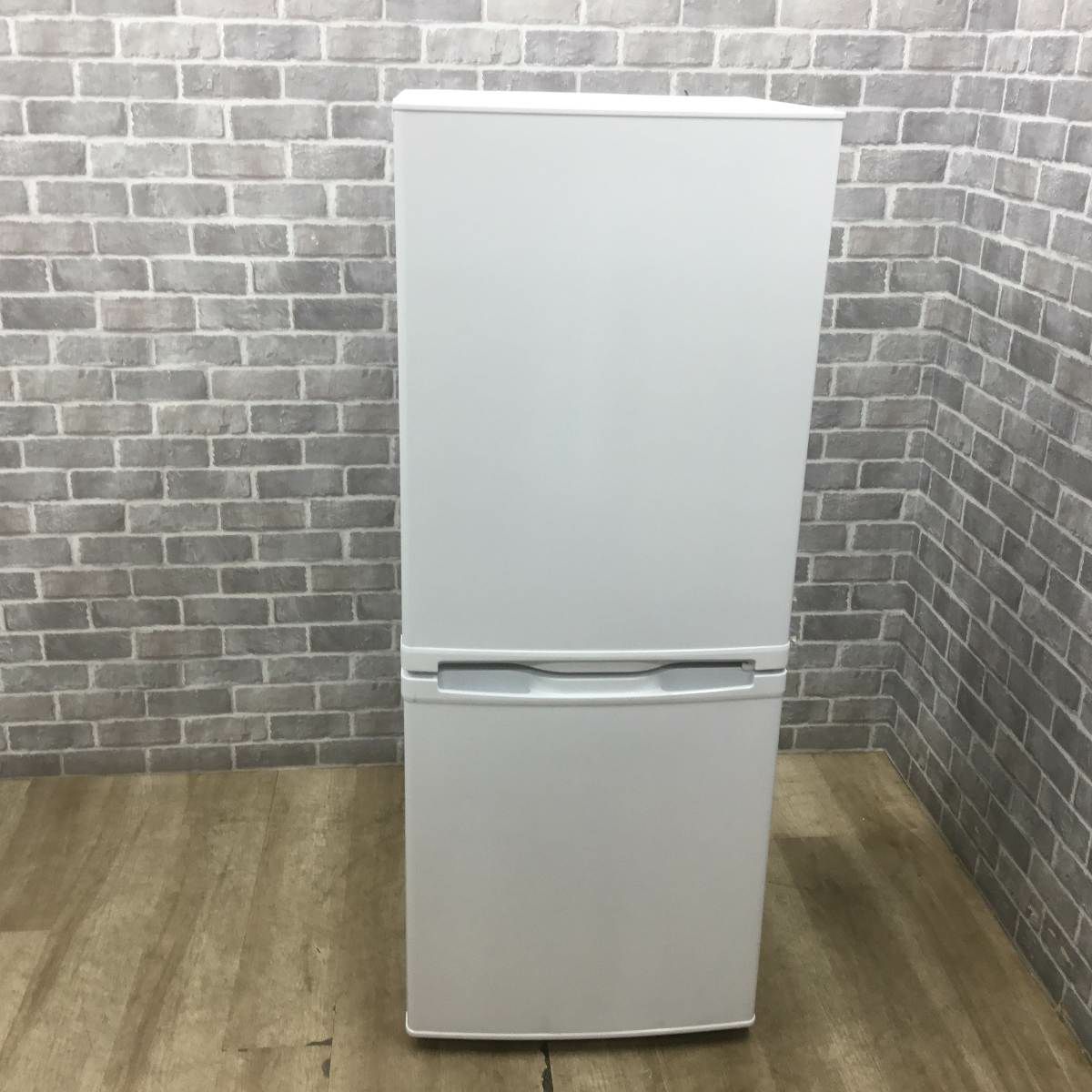 マクスゼン 冷蔵庫 2ドア 140L 右開き ホワイト JR139HM01WH 2022年製
