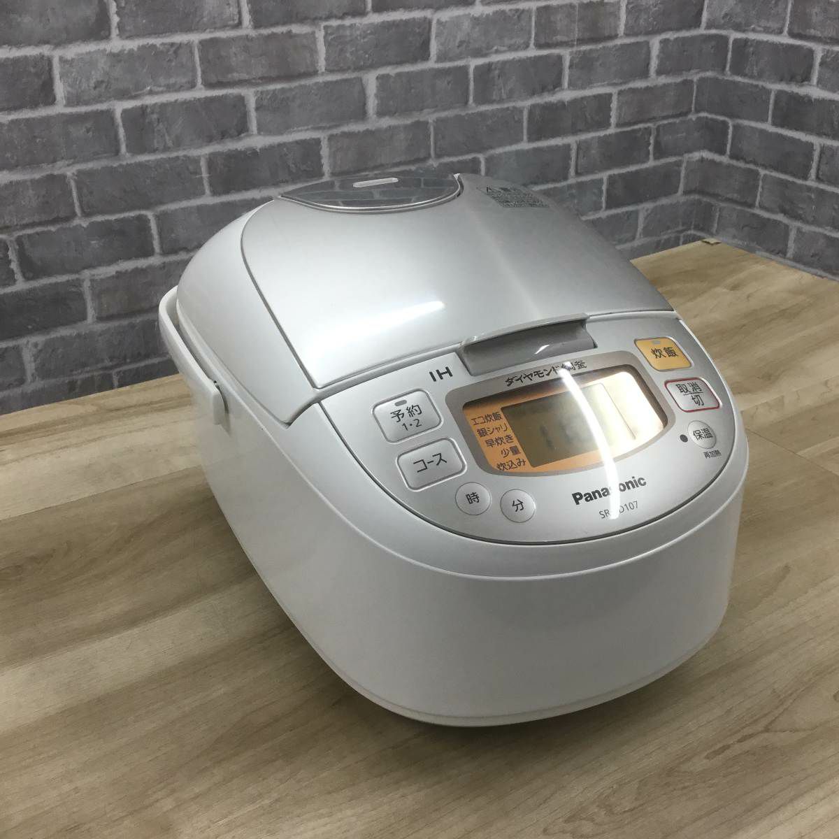 パナソニック 炊飯器 IH式 5.5合炊き シャンパンホワイト SR-FD107-W 2018年製
