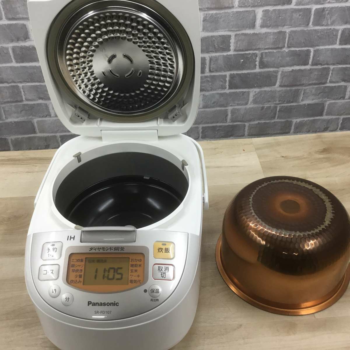 パナソニック 炊飯器 IH式 5.5合炊き シャンパンホワイト SR-FD107-W 2018年製