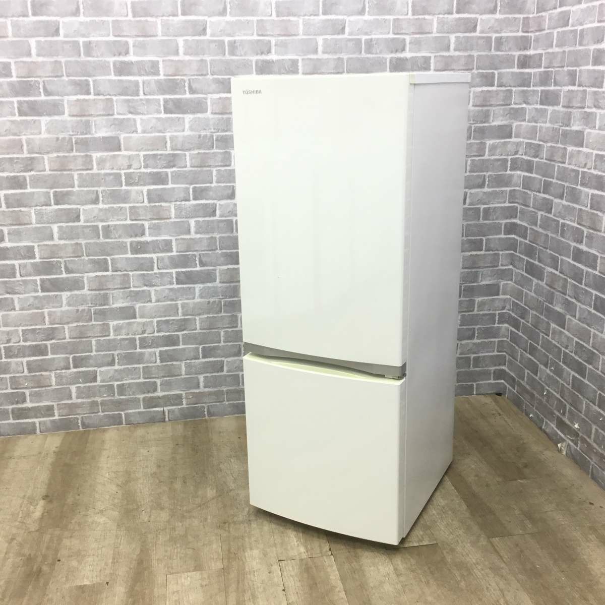 東芝 冷蔵庫 2ドア 153L 右開き ホワイト GR-P15BS(W) 2018年製