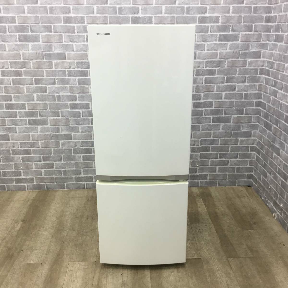 東芝 冷蔵庫 2ドア 153L 右開き ホワイト GR-P15BS(W) 2018年製