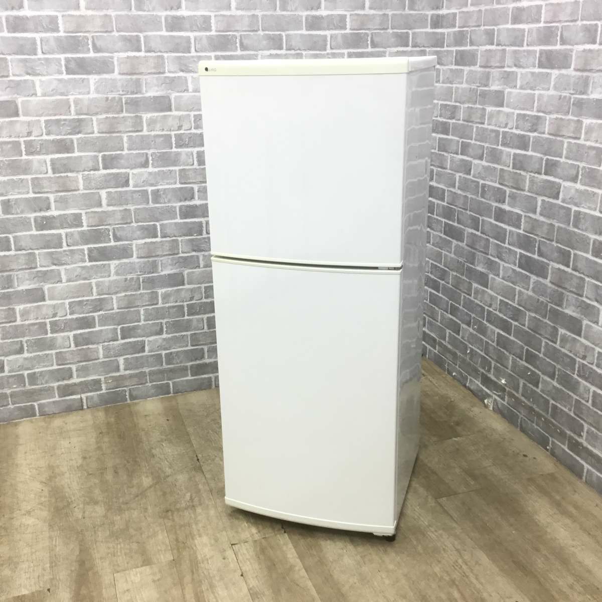 【中古】冷蔵庫　ユーイング　140L 2ドア ユーイング 冷蔵庫 2ドア 140L 右開き ホワイト UR-F140J(W) 2018年製