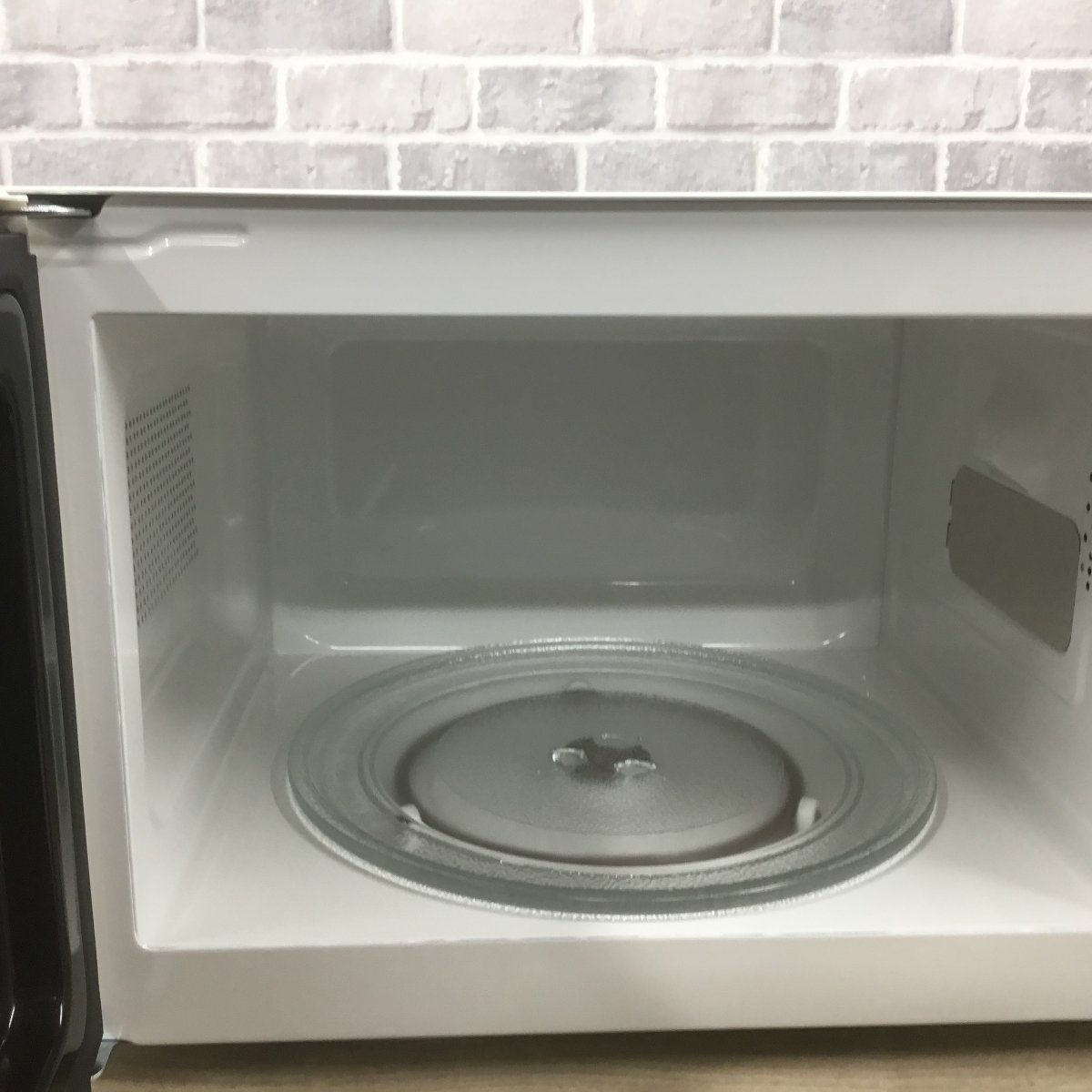 アイリスオーヤマ 電子レンジ 700W 17L 50hz 東日本専用 ホワイト IMG-T177-5-W 2021年製