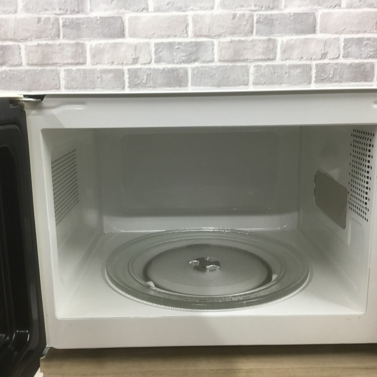 アイリスオーヤマ 電子レンジ 700W 17L 50hz 東日本専用 ホワイト IMG-T177-5-W 2021年製