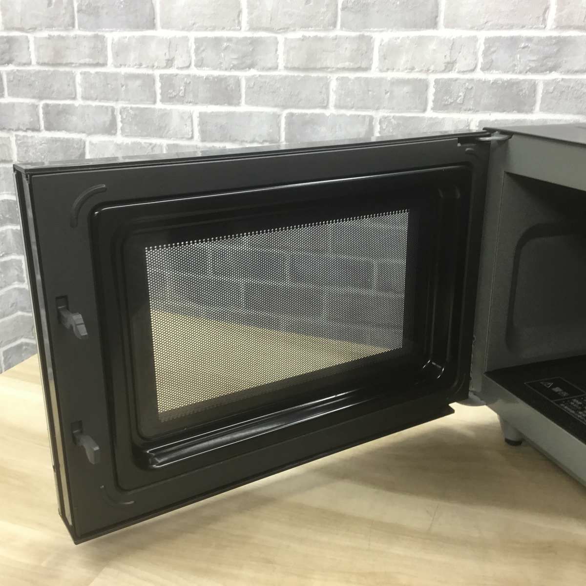 パナソニック 電子レンジ 1000W 22L ヘルツフリー フラットテーブル ブラック NE-FL222-K 2024年製