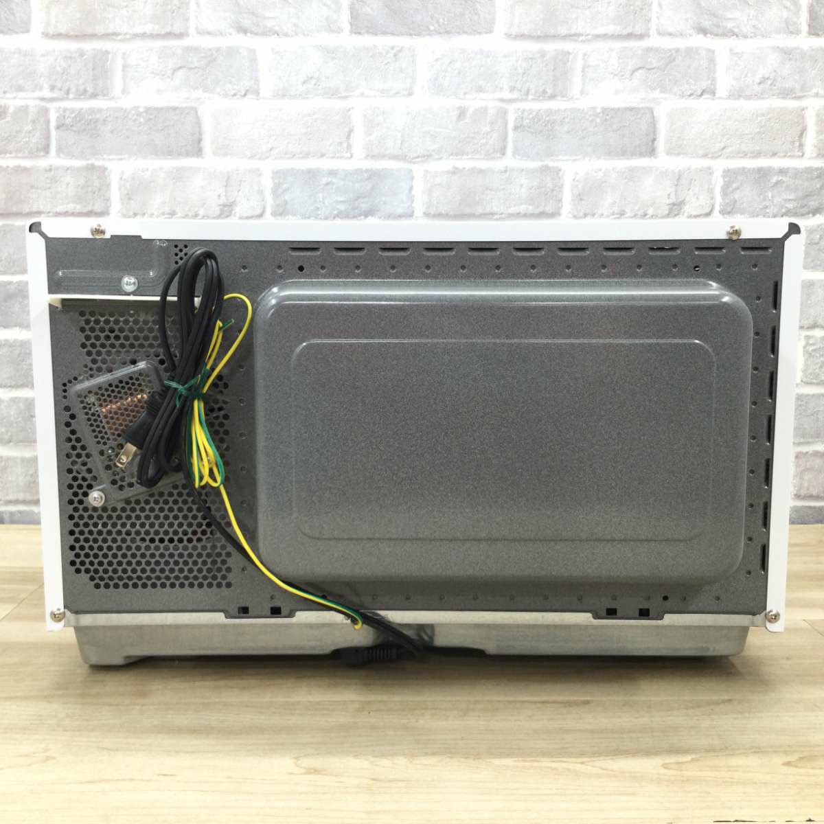 パナソニック 電子レンジ 900W 22L ヘルツフリーフラット NE-FL100-W
