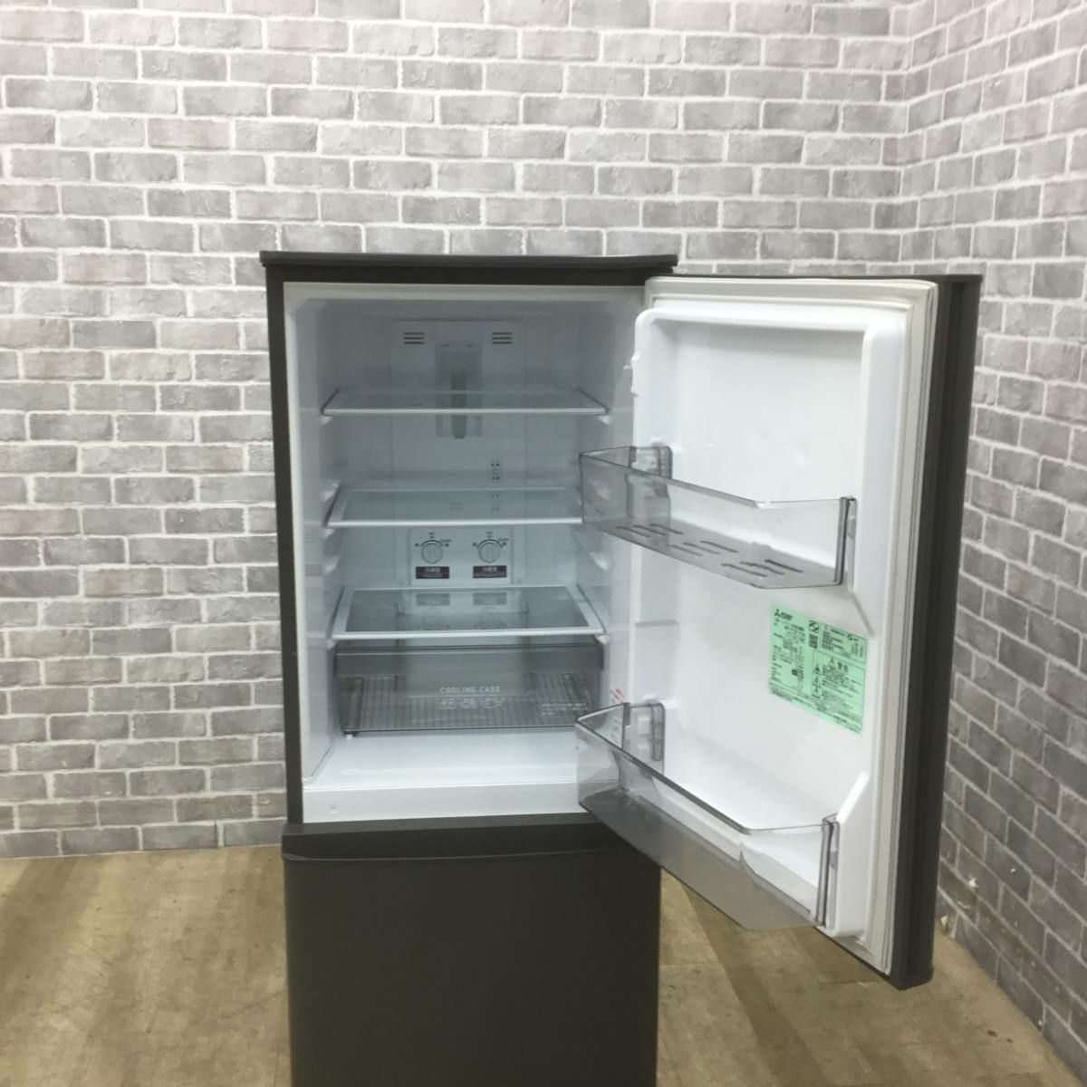 三菱電機 冷蔵庫 2ドア 146L 右開き マットチャコール MR-P15F-H 2021年製