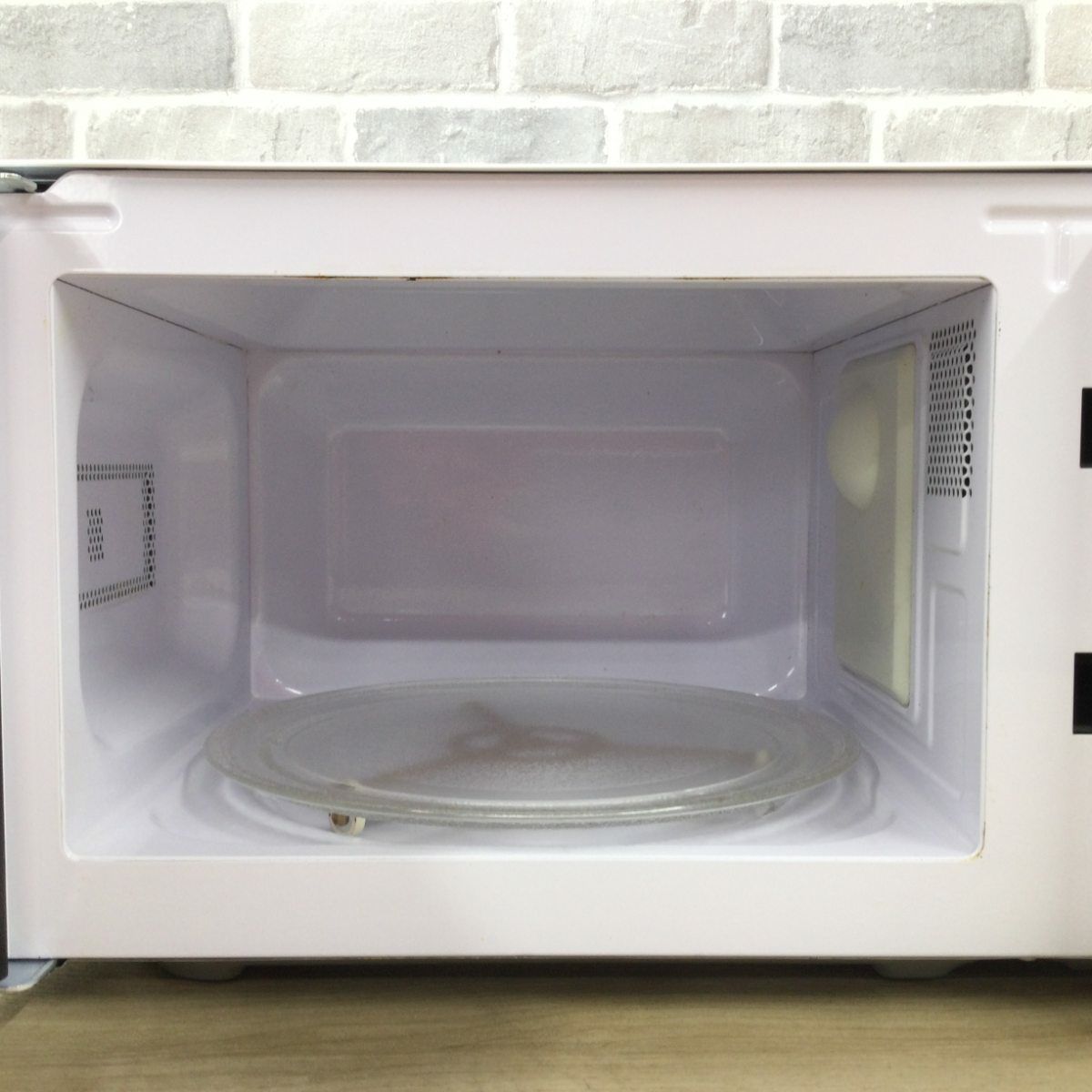ニトリ 電子レンジ 700W 17L 50hz MM720CUKN4(WH) 2024年製