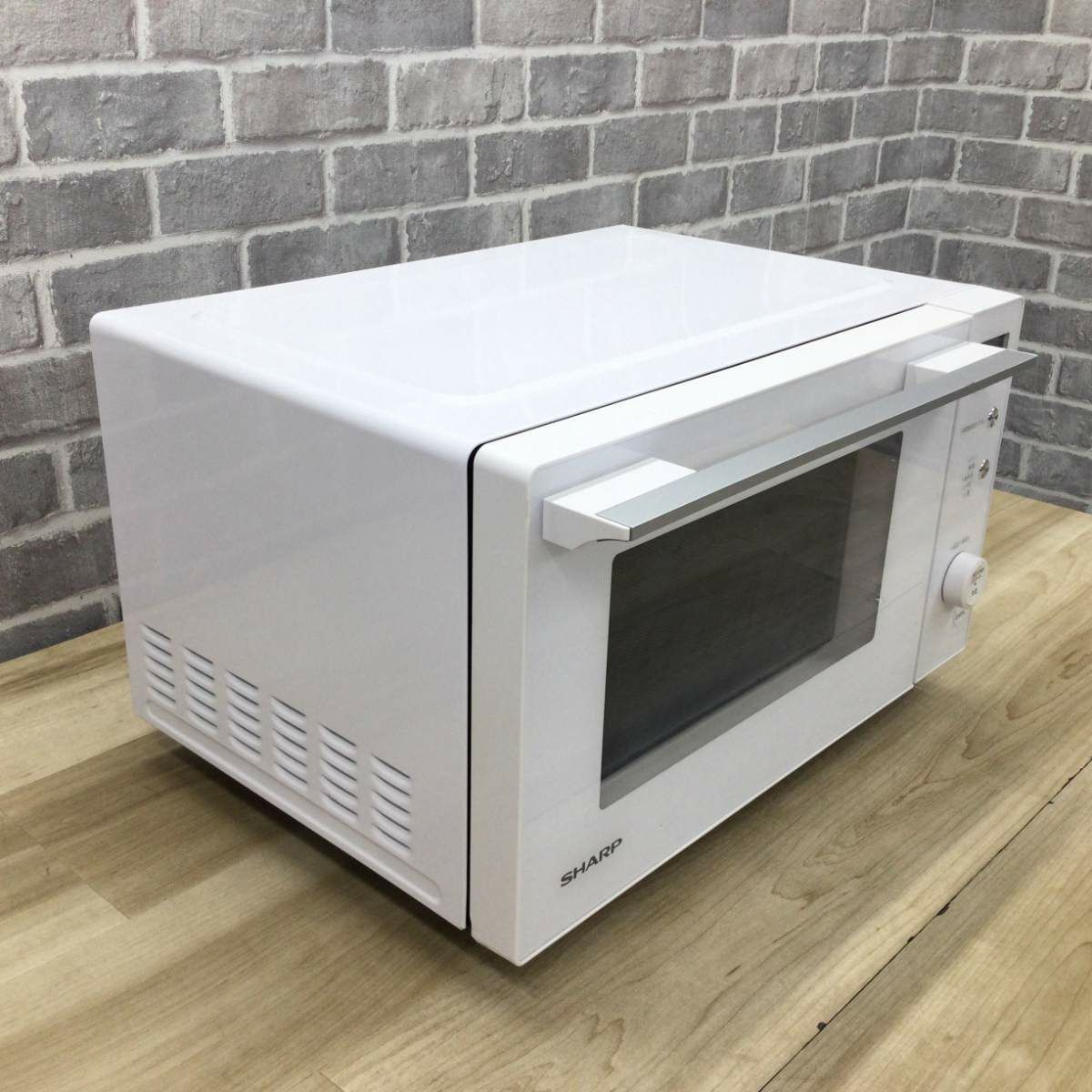 シャープ 電子レンジ 500W 18L ヘルツフリー フラット RE-TF17S-W 2020