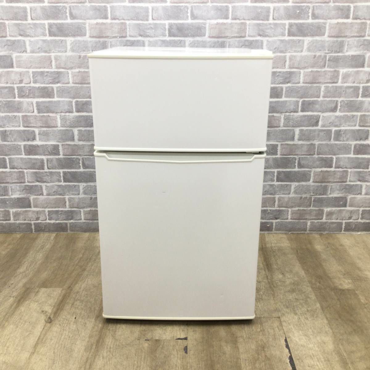 タグレーベルバイアマダナ 冷蔵庫 2ドア 86L 右開き AT-HR11-W 2017年